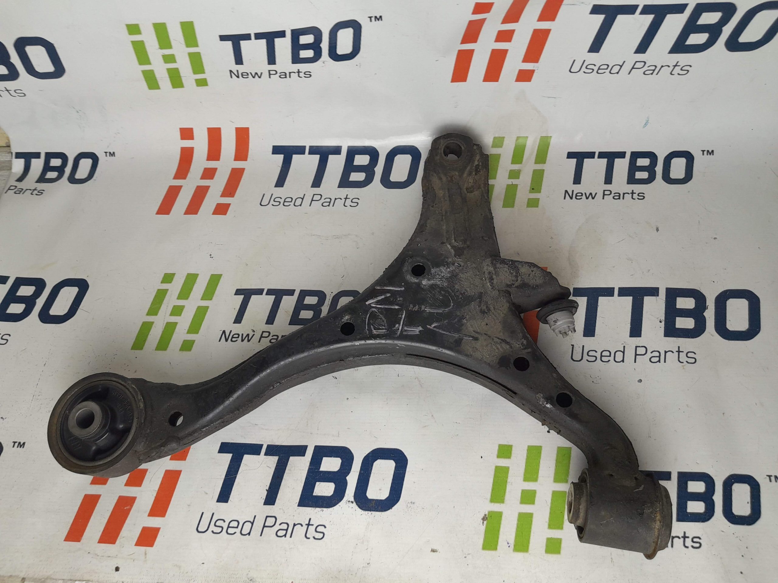 Front Right Lower Control Arm – HONDA STREAM 2001 – 2005 LA-RN3